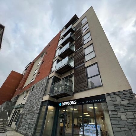 Two Bedroom Luxury Apt With Film Style Swansea Luaran gambar